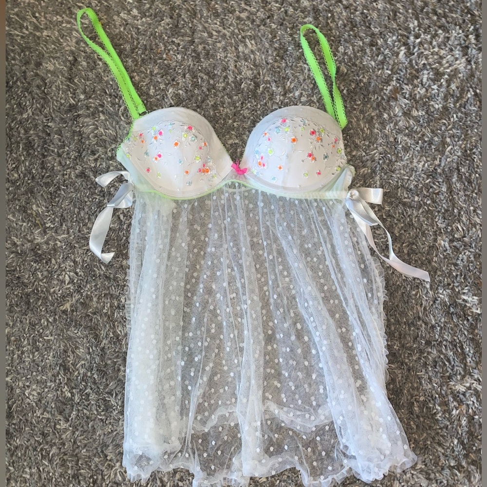 Victoria’s Secret Floral Lace Lingerie Top 34B Babydoll style